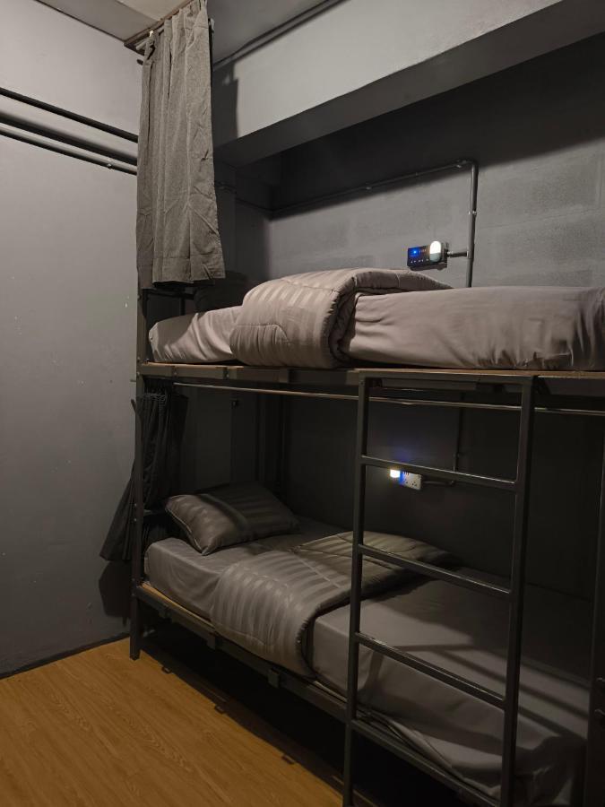 Youyen Hostel Бангкок Экстерьер фото